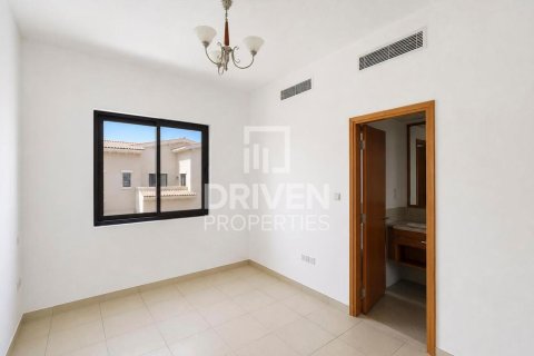 Villa in Mira, Reem, Dubai 3 bedrooms, 201.6 sq.m. № 143254 - photo 10