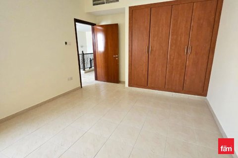 Снять в аренду виллу в Deira, Дубай: 3 спальни, 233.1м², № 70666 - фото 4