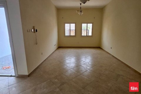 Снять в аренду виллу в Deira, Дубай: 3 спальни, 233.1м², № 70666 - фото 7