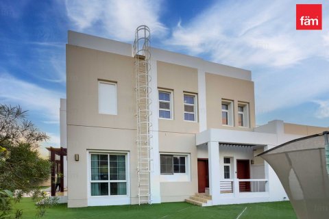 Villa in Dubai 3 bedrooms, 574.9 sq.m. № 70678 - photo 1