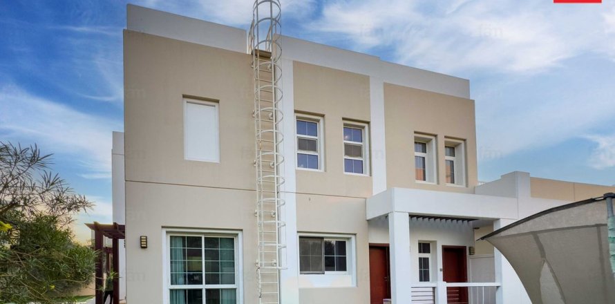 Villa in Dubai 3 bedrooms, 574.9 sq.m. № 70678