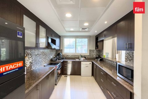 Villa in Dubai 3 bedrooms, 574.9 sq.m. № 70678 - photo 8