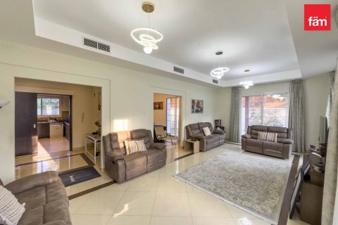 Villa in Dubai 3 bedrooms, 574.9 sq.m. № 70678 - photo 2