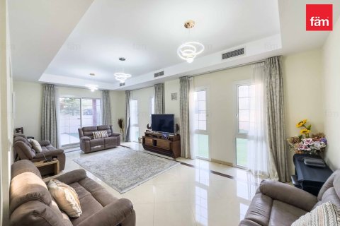 Villa in Dubai 3 bedrooms, 574.9 sq.m. № 70678 - photo 4