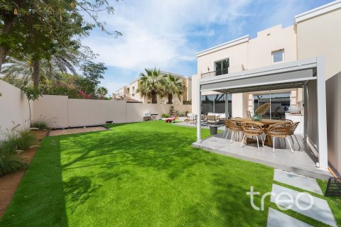 Купить виллу в Арабиан Ранчес, Дубай: 4 спальни, 224.64м², № 138009 - фото 2