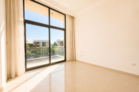 Adosado en DAMAC Hills (Akoya by DAMAC), Dubai, 4 dormitorios, 477.52 m², № 138014 - foto 4