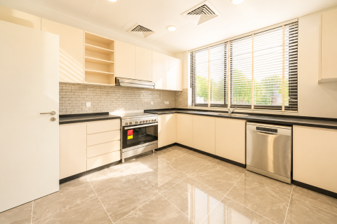 Adosado en DAMAC Hills (Akoya by DAMAC), Dubai, 4 dormitorios, 477.52 m², № 138014 - foto 6