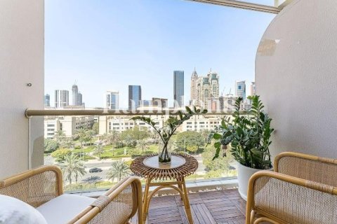 Apartment in Greens, Dubai 1 bedroom, 71.25660100 sq.m. № 100546 - photo 2