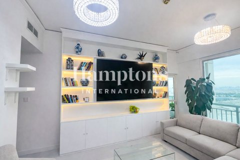 Apartment in The Views 1, The Views, Dubai 1 bedroom, 68.93030988 sq.m. № 100548 - photo 3