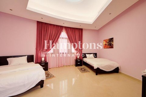 Villa in Emirates Hills, Dubai 7 bedrooms, 1723.71947491 sq.m. № 100544 - photo 2