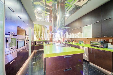 Villa in Emirates Hills, Dubai 7 bedrooms, 1723.71947491 sq.m. № 100544 - photo 26