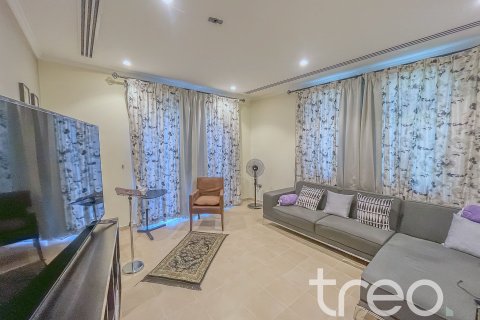 Villa à Legacy, Jumeirah Park, Dubai, 4 chambres, 402.73 m², № 119730 - photo 8
