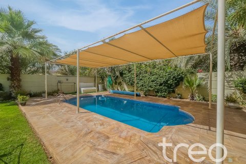 Villa à Legacy, Jumeirah Park, Dubai, 4 chambres, 402.73 m², № 119730 - photo 4