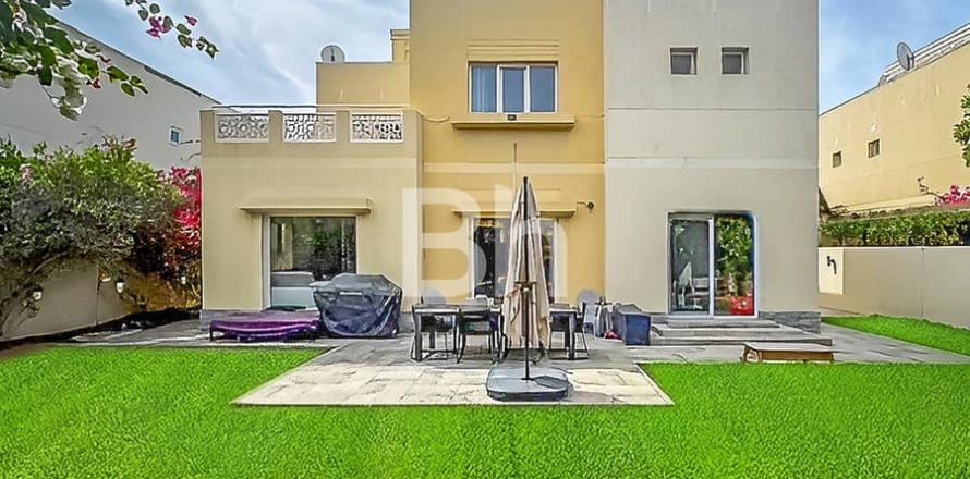Вилла в Дубае, 4 спальни, 555м², № 22219