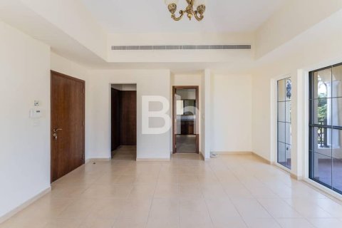 Снять в аренду виллу в Арабиан Ранчес, Дубай: 3 спальни, 351м², № 22220 - фото 15