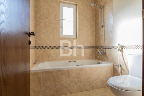 Снять в аренду виллу в Арабиан Ранчес, Дубай: 3 спальни, 351м², № 22220 - фото 21