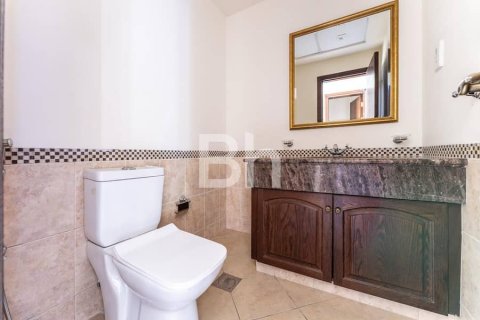 Снять в аренду виллу в Арабиан Ранчес, Дубай: 3 спальни, 351м², № 22220 - фото 12