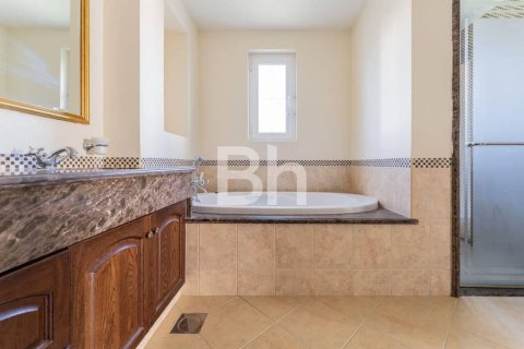 Снять в аренду виллу в Арабиан Ранчес, Дубай: 3 спальни, 351м², № 22220 - фото 22
