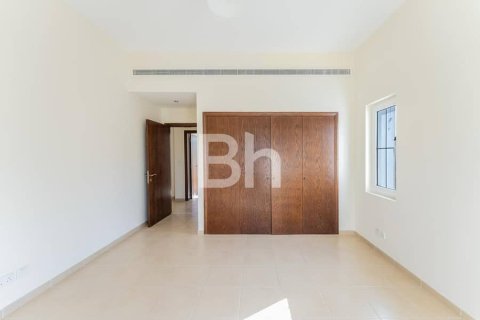 Снять в аренду виллу в Арабиан Ранчес, Дубай: 3 спальни, 351м², № 22220 - фото 14