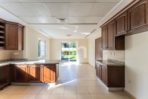 Снять в аренду виллу в Арабиан Ранчес, Дубай: 3 спальни, 351м², № 22220 - фото 8