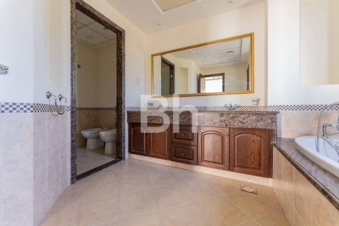 Снять в аренду виллу в Арабиан Ранчес, Дубай: 3 спальни, 351м², № 22220 - фото 16