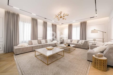 Villa in Falcon City of Wonders, Dubai 5 bedrooms, 619 sq.m. № 22222 - photo 3