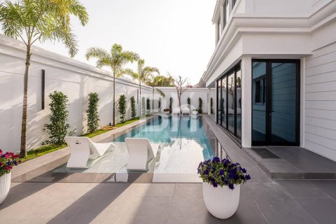 Villa in Falcon City of Wonders, Dubai 5 bedrooms, 619 sq.m. № 22222 - photo 28