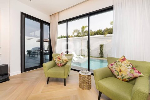 Villa in Falcon City of Wonders, Dubai 5 bedrooms, 619 sq.m. № 22222 - photo 11