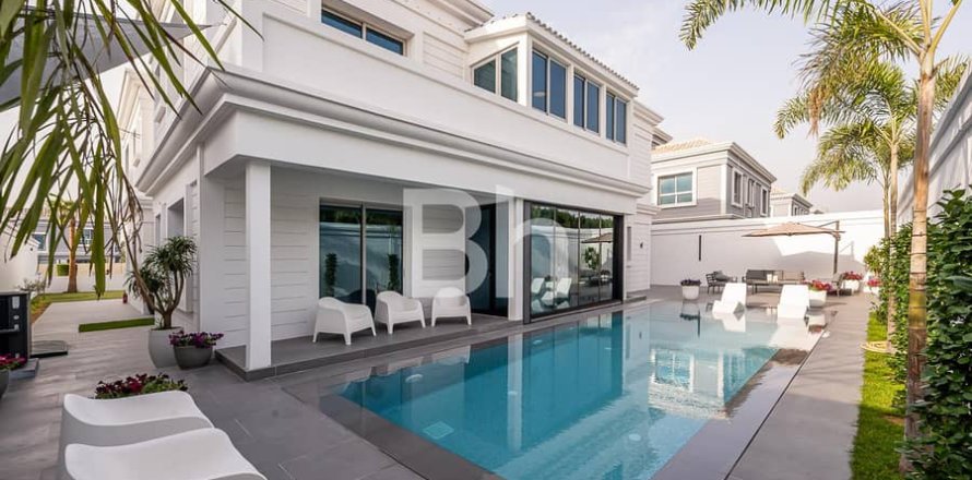 Villa in Falcon City of Wonders, Dubai 5 bedrooms, 619 sq.m. № 22222