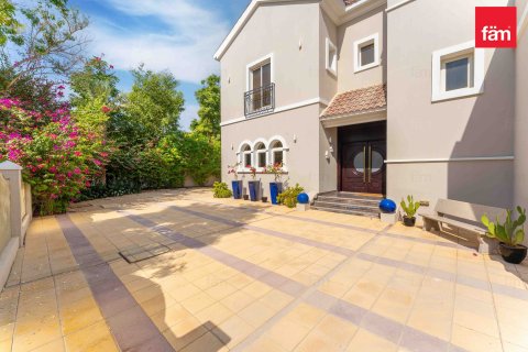 Villa en Dubai, 5 dormitorios, 1112.3 m², № 69679 - foto 16