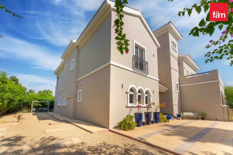 Villa en Dubai, 5 dormitorios, 1112.3 m², № 69679 - foto 14