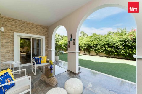 Villa en Dubai, 5 dormitorios, 1112.3 m², № 69679 - foto 12