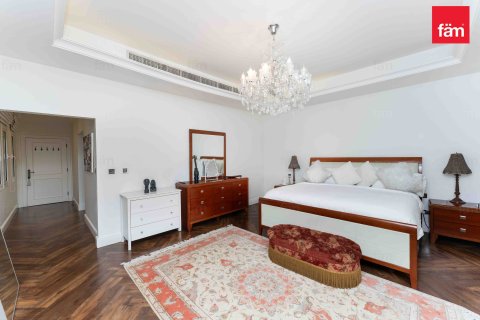 Villa en Dubai, 5 dormitorios, 1112.3 m², № 69679 - foto 21