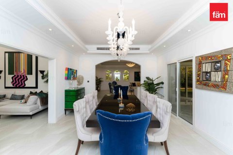 Villa en Dubai, 5 dormitorios, 1112.3 m², № 69679 - foto 9