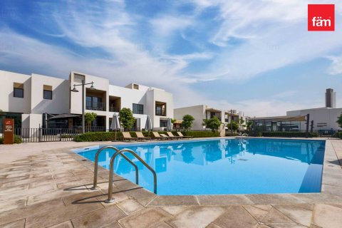 Villa in Dubai 4 bedrooms, 170.2 sq.m. № 69676 - photo 3