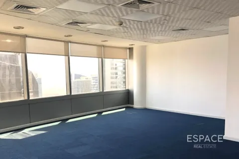 Oficina en Jumeirah Lake Towers, Dubai, 84 m², № 77989 - foto 6