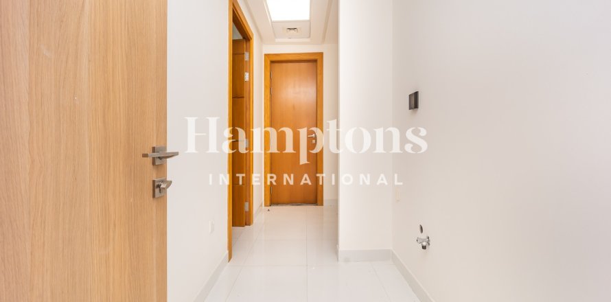 Adosado en wasl gate, Dubai, 3 dormitorios, 232.5 m², № 77990