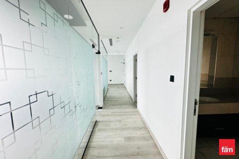 Oficina en Business Bay, Dubai, 81.8 m², № 104401 - foto 2