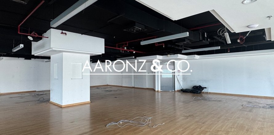 Oficina en Business Bay, Dubai, 304 m², № 95362