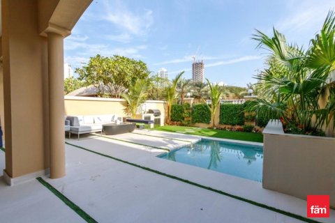 Вилла в Дубае, 3 спальни, 247.4м², № 83421