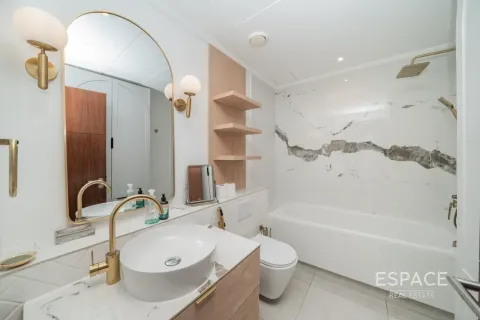 Apartment in Dubai Marina, Dubai 2 bedrooms, 125 sq.m. № 122892 - photo 13