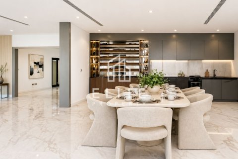 Villa in Palm Jumeirah, Dubai 5 bedrooms, 622 sq.m. № 121474
