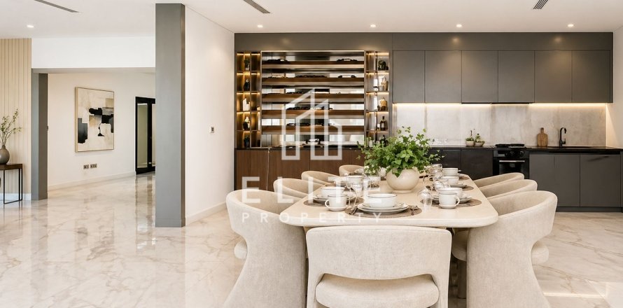 Villa in Palm Jumeirah, Dubai 5 bedrooms, 622 sq.m. № 121474