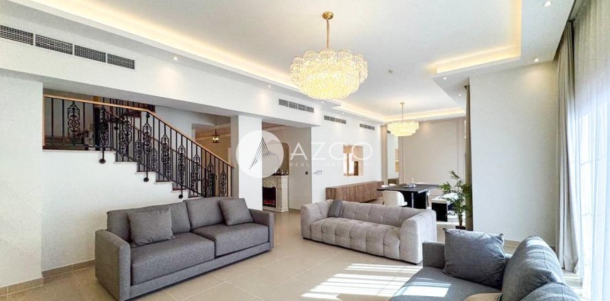Villa en Dubai, 4 dormitorios, 468.7 m², № 37818