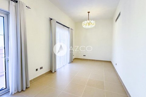 Villa en Dubai, 4 dormitorios, 468.7 m², № 37818 - foto 13