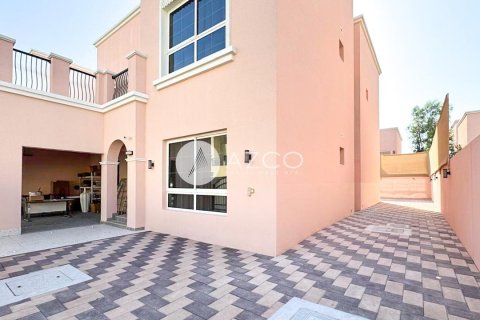 Villa en Dubai, 4 dormitorios, 468.7 m², № 37818 - foto 18