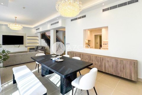 Villa en Dubai, 4 dormitorios, 468.7 m², № 37818 - foto 6