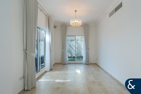 Villa in Victory Heights, Dubai Sports City, Dubai 5 bedrooms, 357 sq.m. № 98895 - photo 11