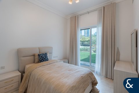 Villa in Victory Heights, Dubai Sports City, Dubai 5 bedrooms, 357 sq.m. № 98895 - photo 17