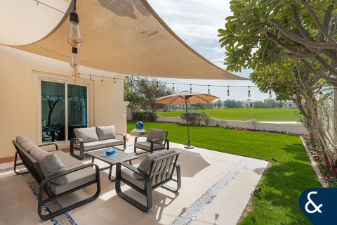 Villa in Victory Heights, Dubai Sports City, Dubai 5 bedrooms, 357 sq.m. № 98895